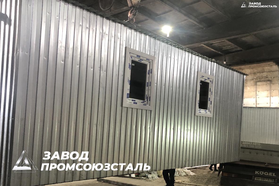 bytovka-sklad-24h24h6-m.-dlya-hraneniya-instrumenta.-uteplenie-50-mm.-srok-izgotovleniya-6-dnej.-otpravlyaem-v-g.-habarovsk. Бытовка вахтовая 2,4×2,4×10 м